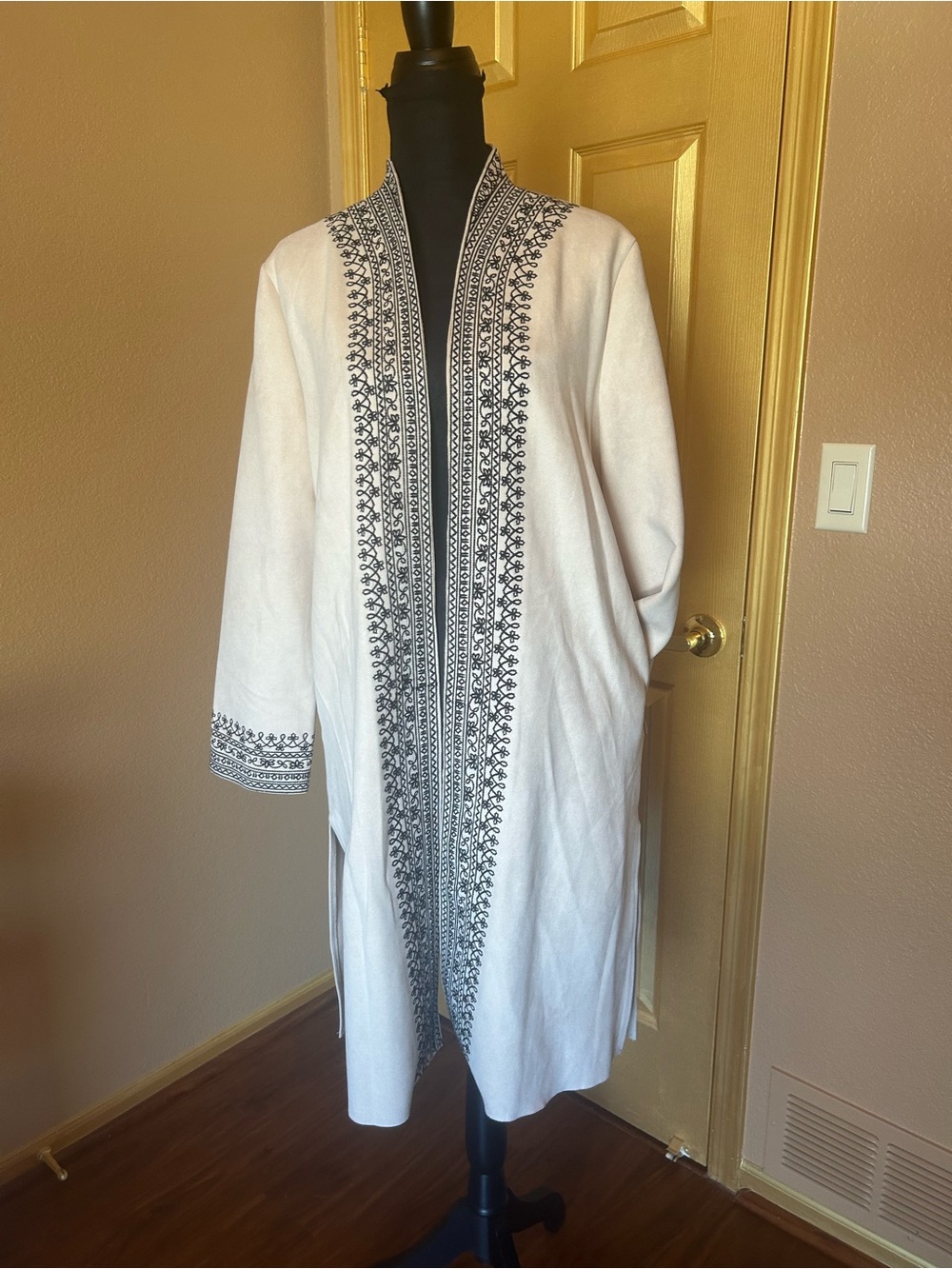 Solitaire cream coat